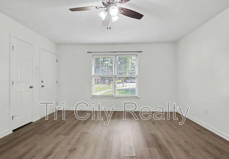 150 Chase Ct — Photo 11