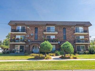 8059 W 84th St APT 3N, Justice, IL, 60458