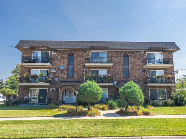 8059 W 84th St APT 3N, Justice, IL 60458