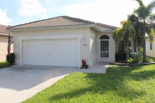 1st image of 1290 SW 44th Ter