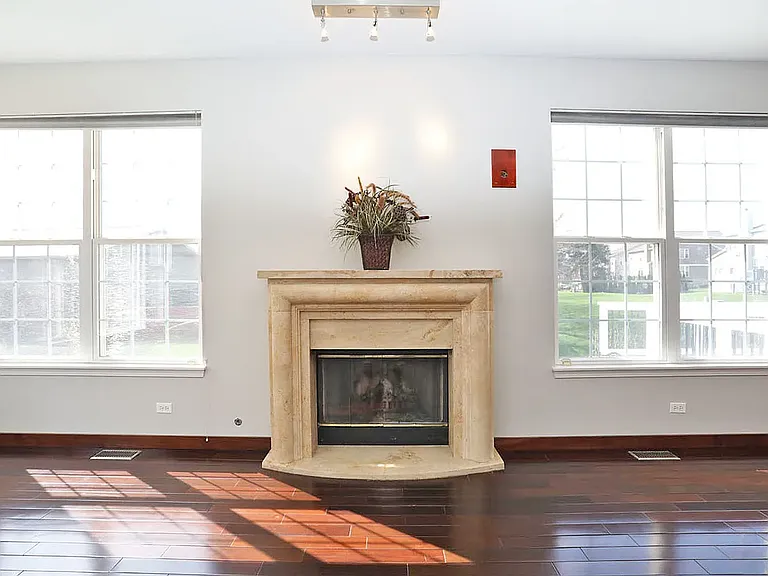 829 Clover Ridge Ln — Photo 13