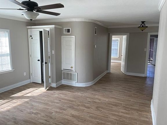 Living Room, Dining Room & Washer/Dryer