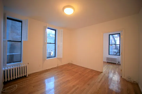Rented by Metropolitan Realty | media 26