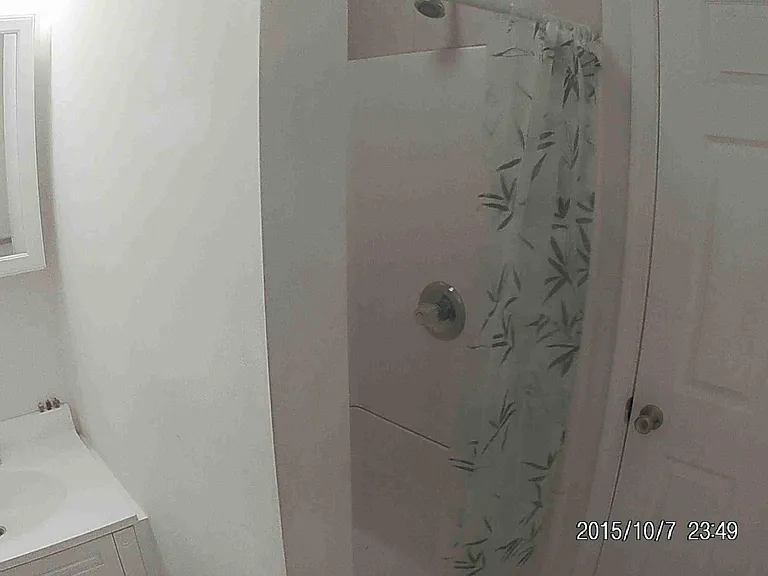 There is a shower and vanity unit for the bedrooms 4 and 5