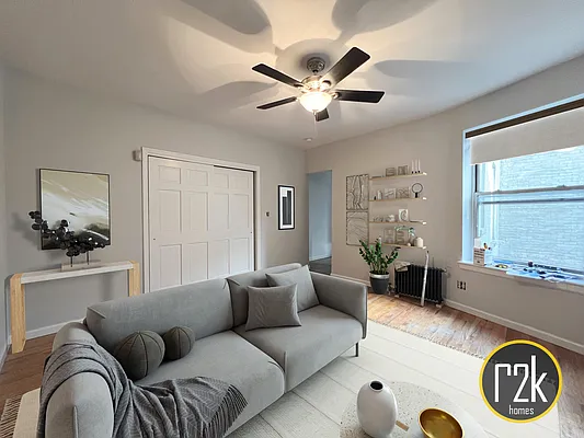 Rented by Realty 2000 Corp | media 1