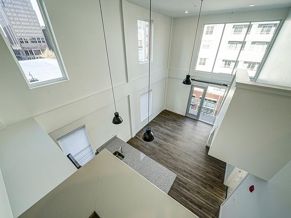 3rd image of 231 N Pennsylvania St #522