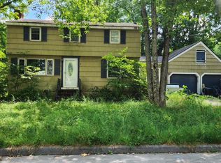 2 Pilgrim Rd, Westbrook, ME 04092