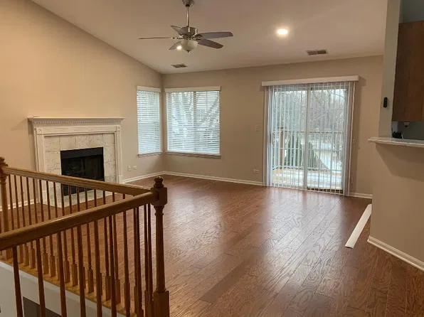 2450 Palazzo Ct, Buffalo Grove, IL 60089