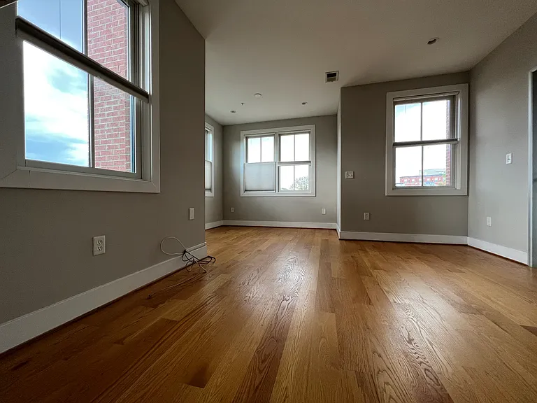 1209 G St SE #8 — Photo 10