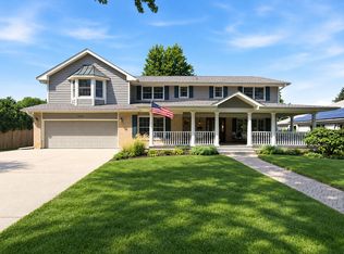 1654 Wadsworth Rd, Wheaton, IL 60189