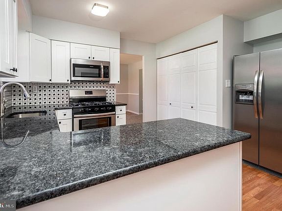5th image of 15 Joseph Ct