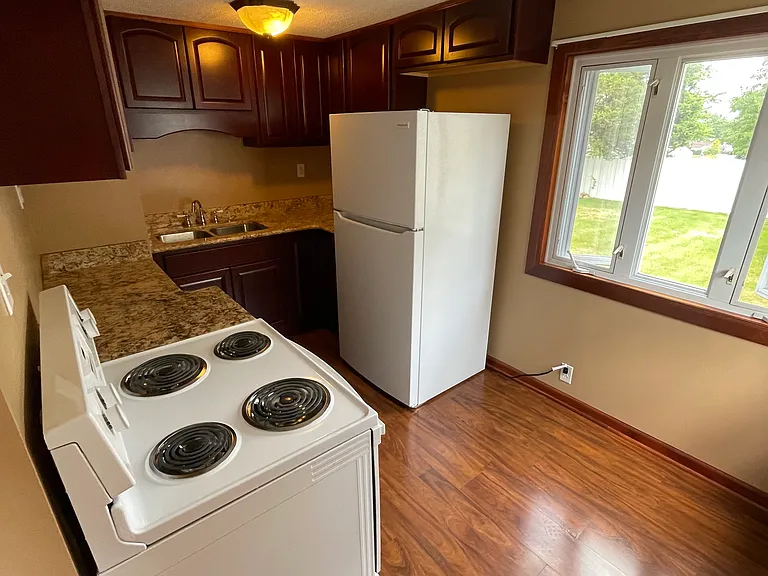 2103 Franklin Pl NW — Photo 2