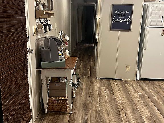 Kitchen/hall