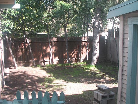 652 Newport Rear Yard