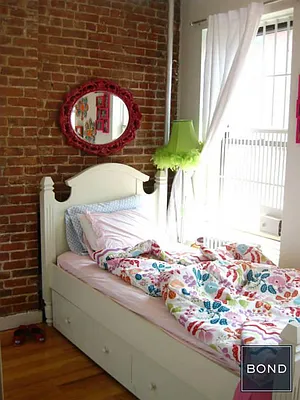 Rented by Bond New York | media 2