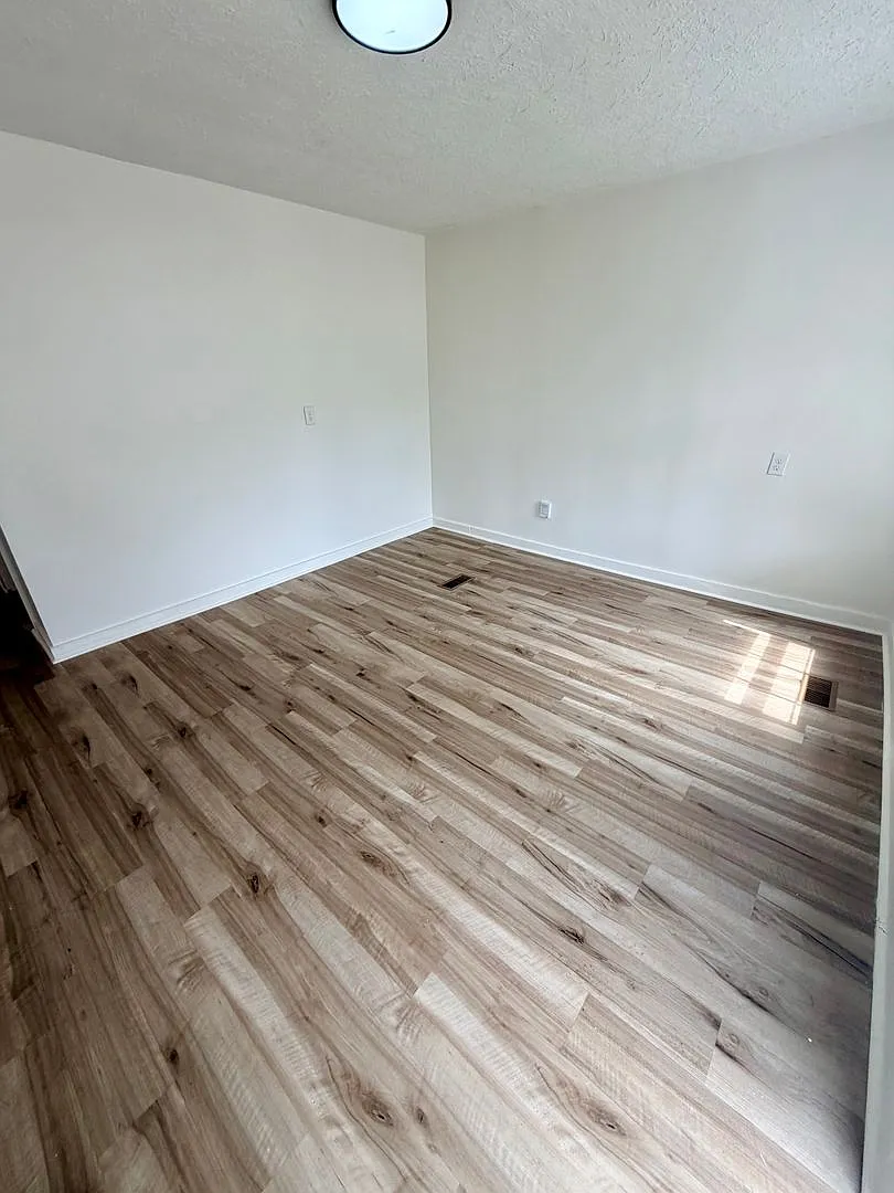 2-Bedroom Home for Rent 531 Smith Street, Lexington, KY — Photo 4