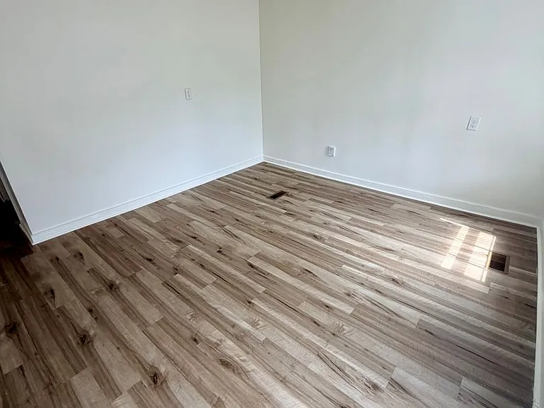 531 Smith St — Photo 4