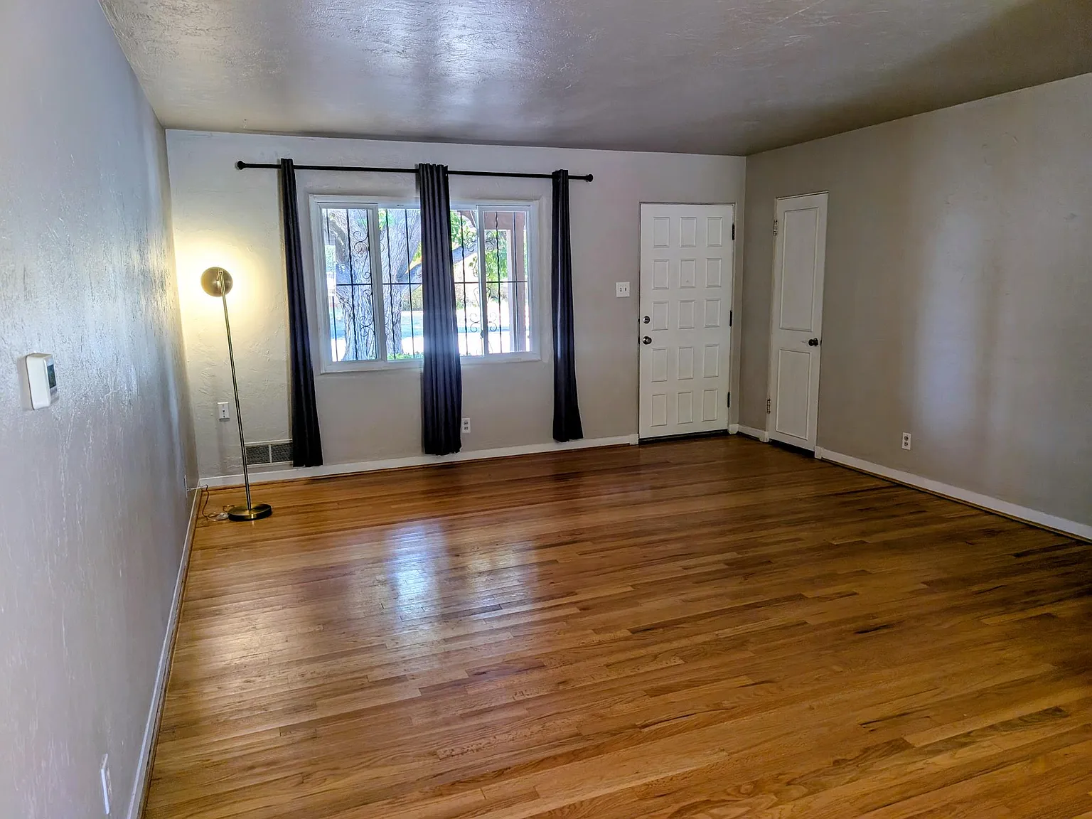 3 bed, 1613 sqft, $1,900 — Photo 3