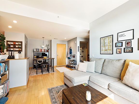 4th image of 309 W Washington Ave Unit 502