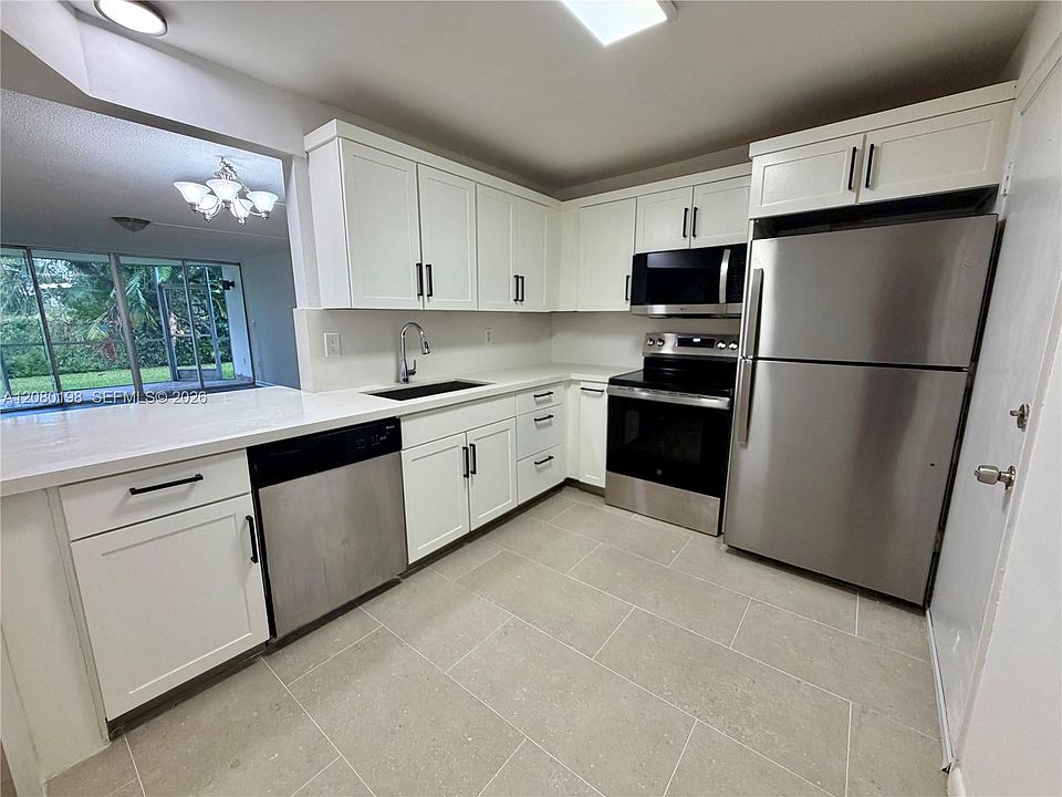 1st image of 1101 NE 191st St #H101