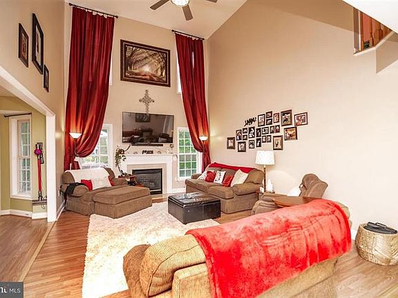 4th image of 17 Grace Manor Ct