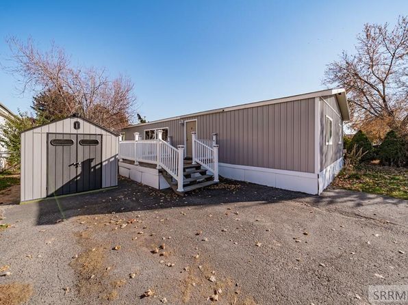 2374 N Pinewood Dr, Idaho Falls, ID 83401
