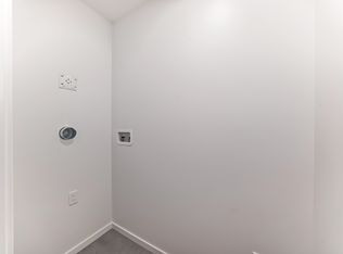 17904G 73rd St NW, Edmonton, AB T6K 2S8