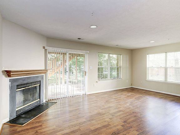 4th image of 3031 Lost Creek Blvd