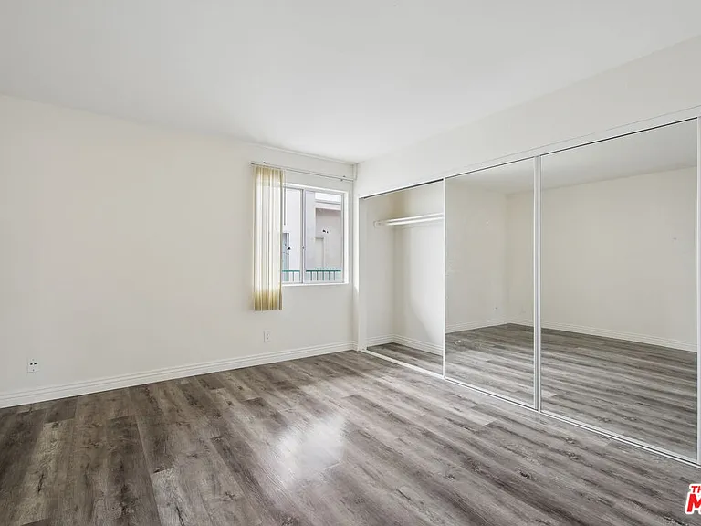 870 Crenshaw Blvd #202 — Photo 15