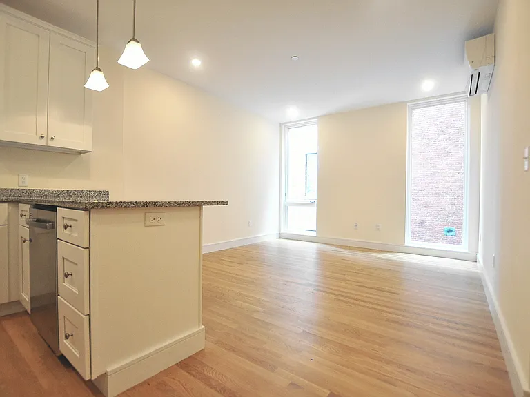 877 Beacon St #4 — Photo 7