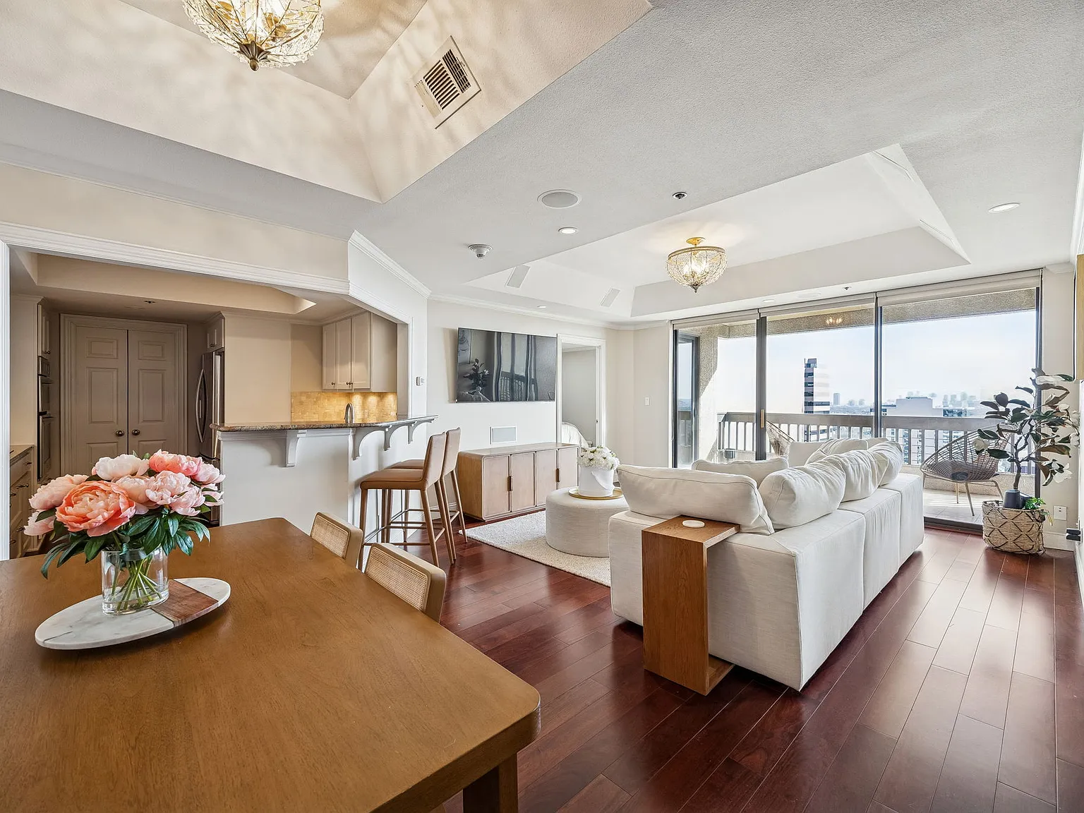 2 bed, 1379 sqft, $4,300 — Photo 1