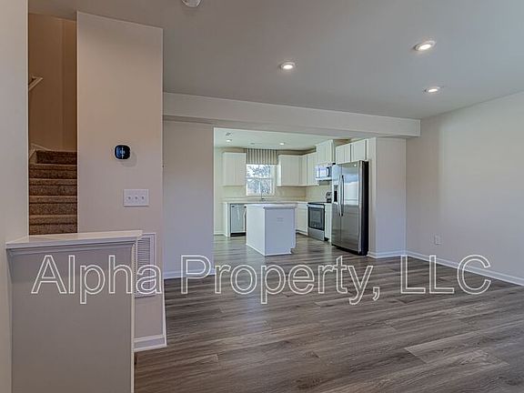 2nd image of 3002 Oaksmere Dr