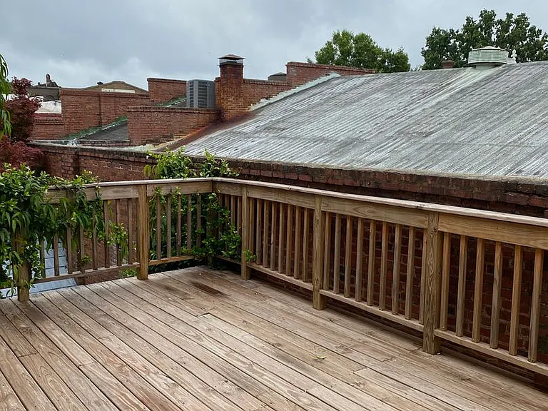 146 E Washington St — Photo 9