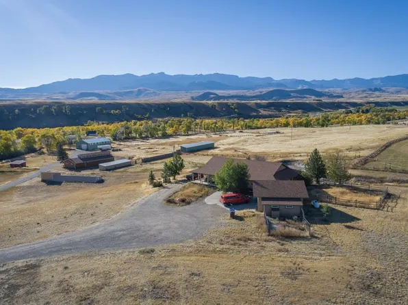 6 Bear Creek Rd, Cody, WY 82414