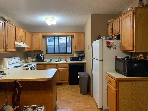 4th image of 5420 Orleans Ln N APT 7