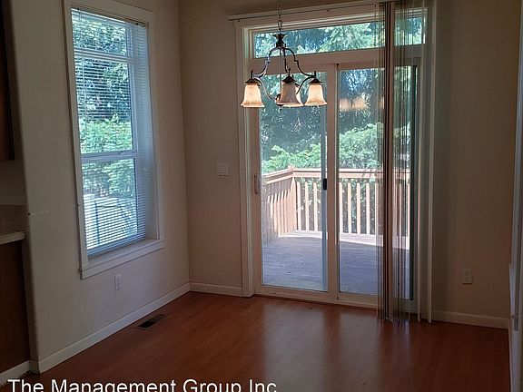3rd image of 5422 NE 54th St