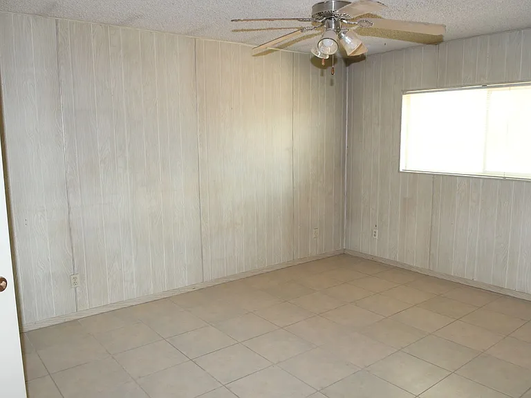 3165 W Altadena Ave — Photo 10