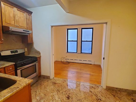 3rd image of 25-95 37th St Unit 2B