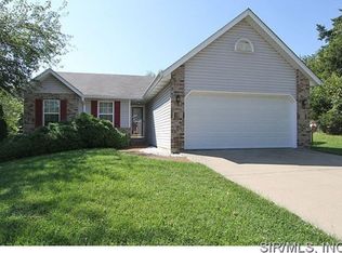 527 Nottingham Dr, Troy, IL
