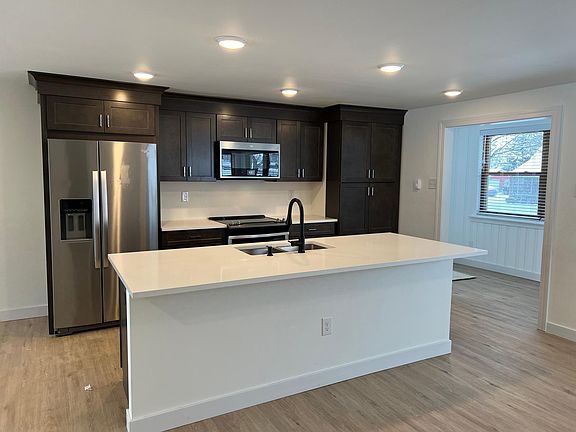 2nd image of 434 East Ave #B