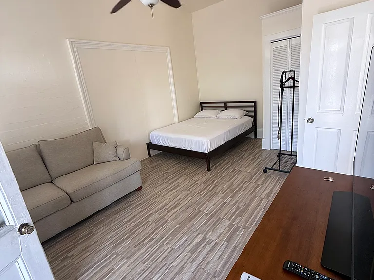 802 Eaton St #2 — Photo 2