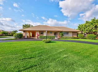 121 Clubhouse Blvd, Atlantis, FL 33462