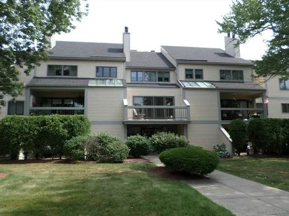 1100 Salem St APT 55, Lynnfield, MA 01940