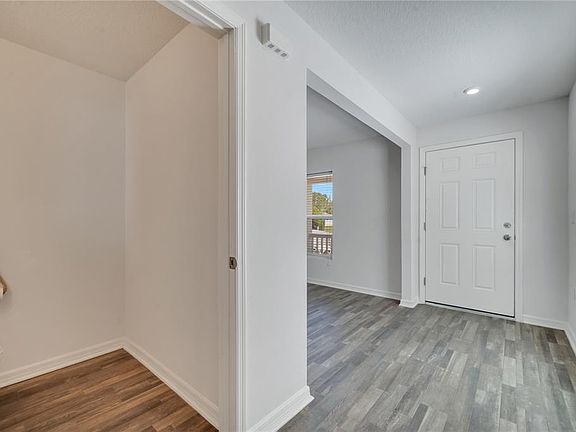5th image of 815 Savona Pl