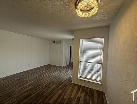 9813 Walnut St #302 — Photo 6