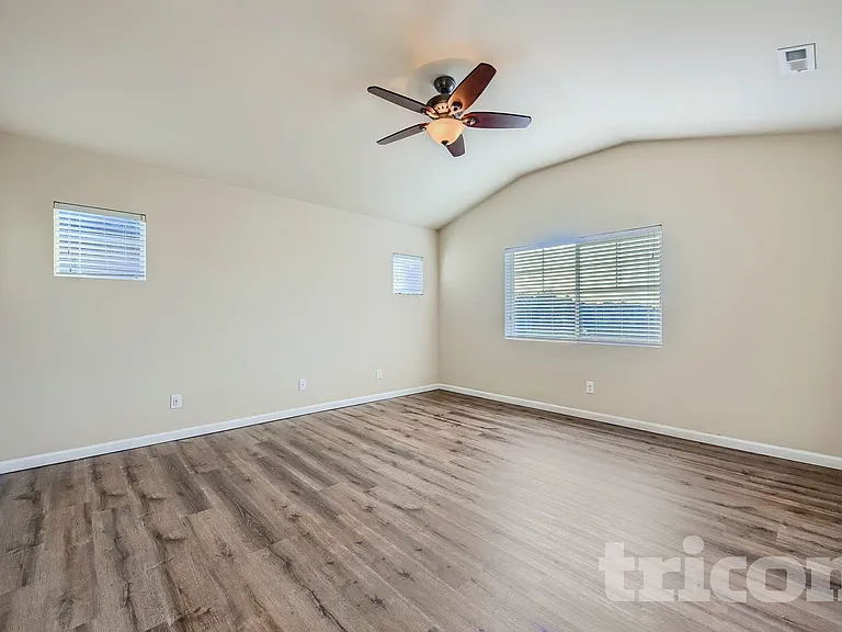 3322 Nova St NE — Photo 18
