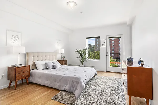 Sold by Compass | media 1