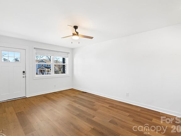 5th image of 3019 Columbus Cir