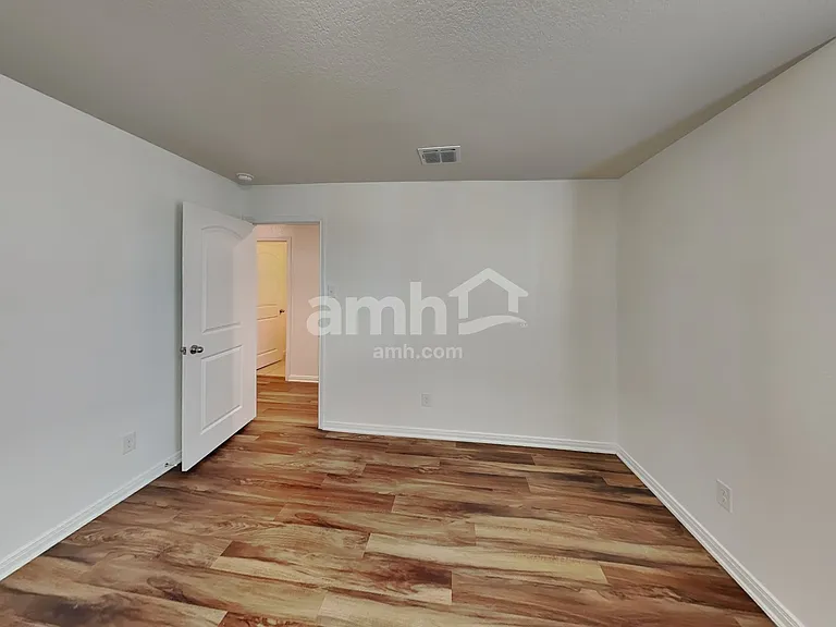 12250 Commander Dr — Photo 17
