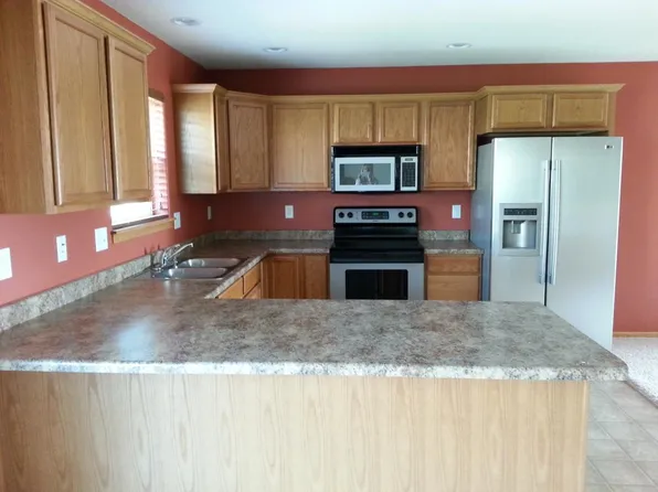 3410 Crown Ct, Waterloo, IA 50702